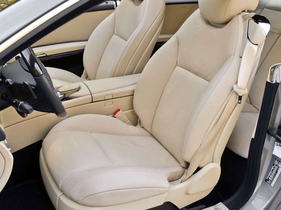  Mercedes-Benz CL550 4Matic 2010 года  (фото 7 из 23)